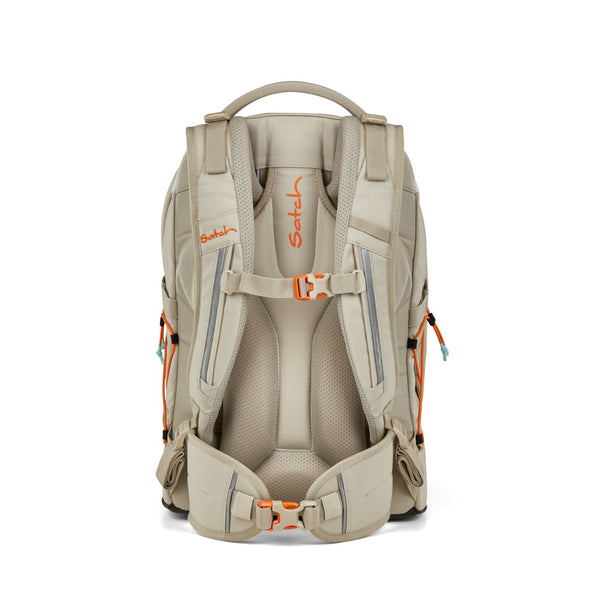 SATCH Schulrucksack: Satch Pack - SNEAKER STYLE Crossed Sand - 2025